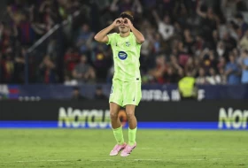 Barsa "okrenula" Levante, a Pedri udario na sudije i Real
